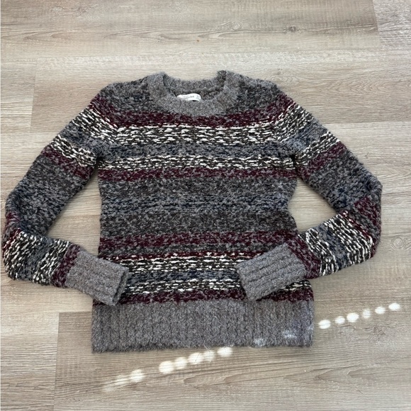 Abercrombie and fitch sweater - Picture 1 of 2